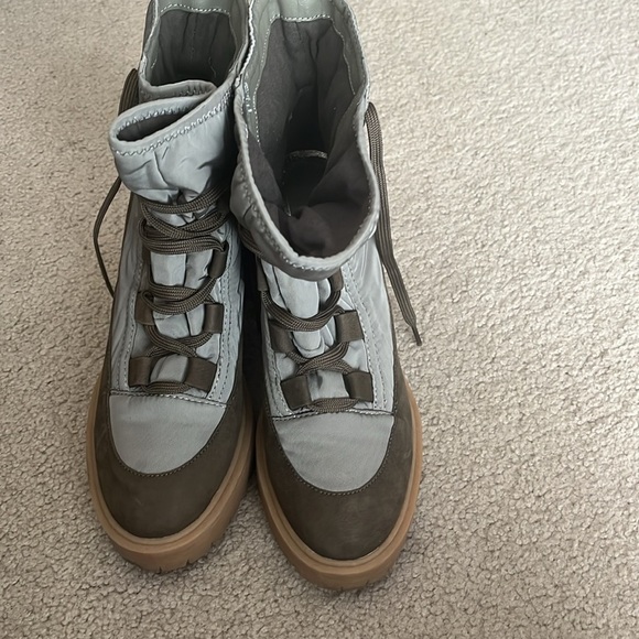 “Dolce Vita- Celida Platform Boots” - Picture 2 of 10